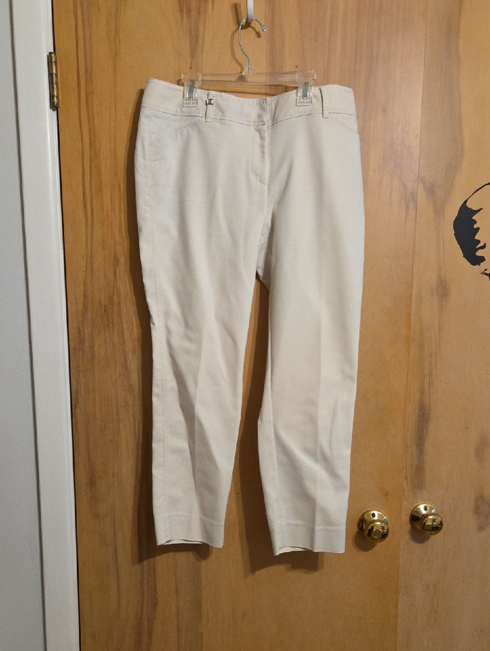 White House Black Market Perfect Form Slim Ankle Size 10 Pant Cream